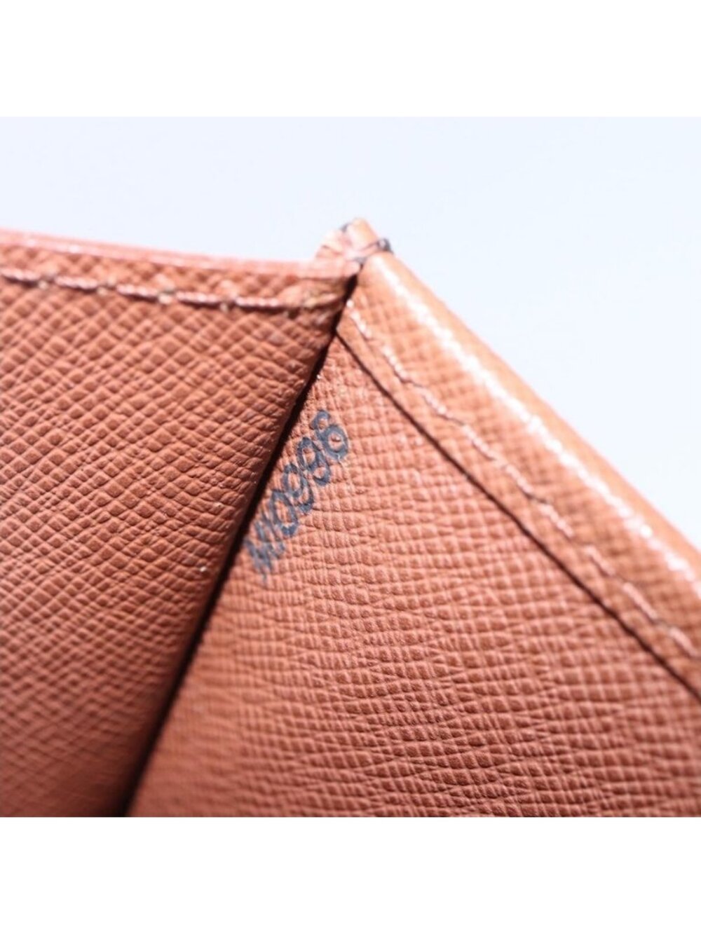 Authentic LOUIS VUITTON Monogram Bordeaux 24 Shoulder Bag M51798 LV - Picture 4 of 16